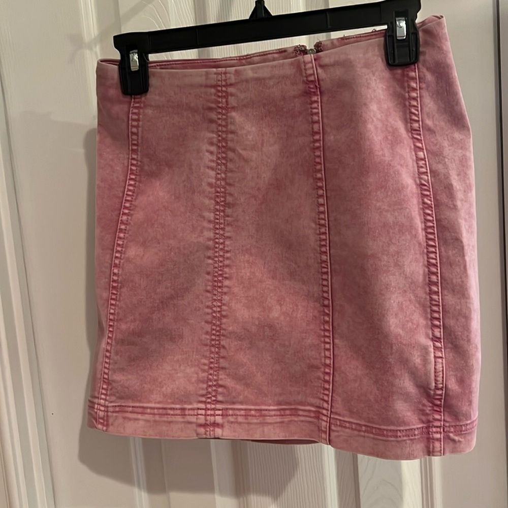 Ladies Free People Pink skirt Size 8 EUC